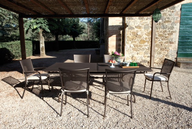 Tavolo Athena Emu in acciaio verniciato